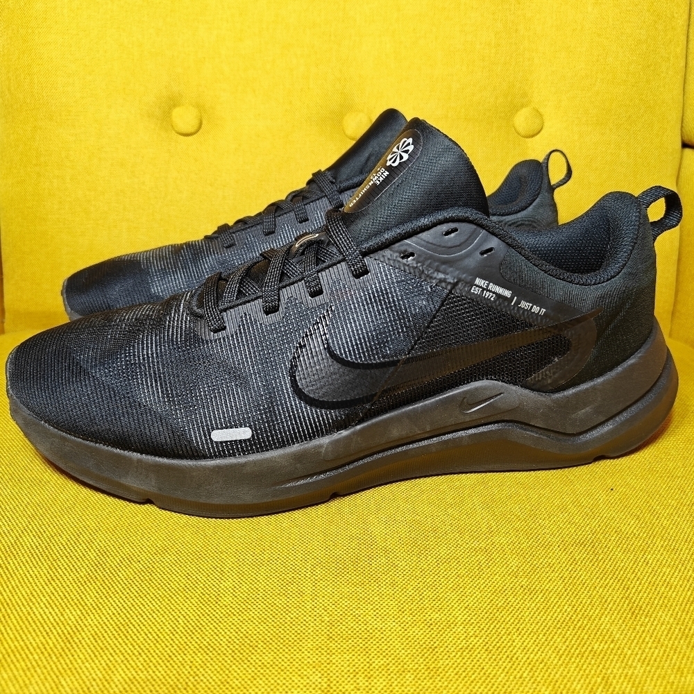 Nike Downshifter 12 Triple Black Running Sneakers Men's Shoes Size 10.5